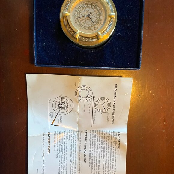 Cable Paperweight Clock - Picture 4 of 8